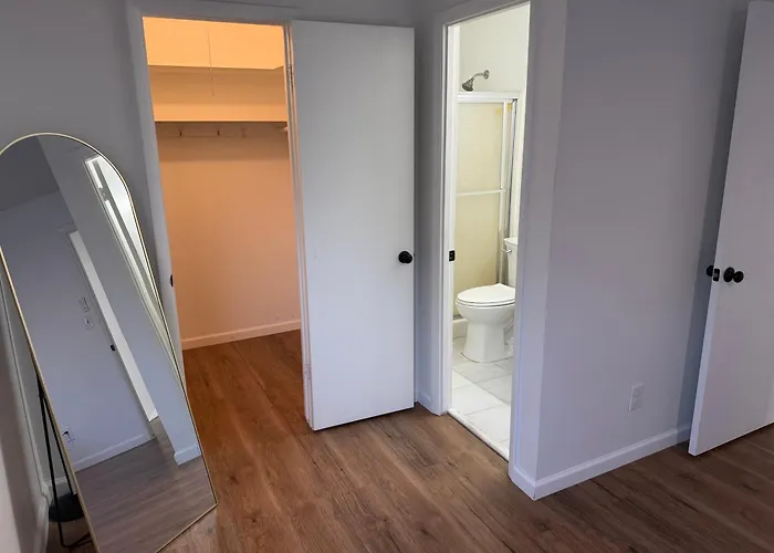 Old Town Luxe Townhouse - Pool - Sleeps 10 Scottsdale
