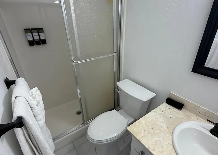 Old Town Luxe Townhouse - Pool - Sleeps 10 *