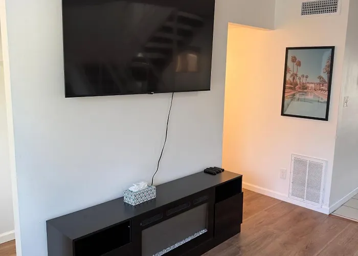 Old Town Luxe Townhouse - Pool - Sleeps 10 *
